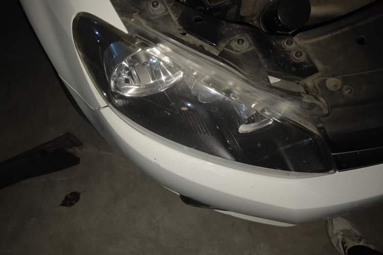 Used Volkswagen Golf 2012 1.6L Automatic Comfort Model Right Front Headlight
