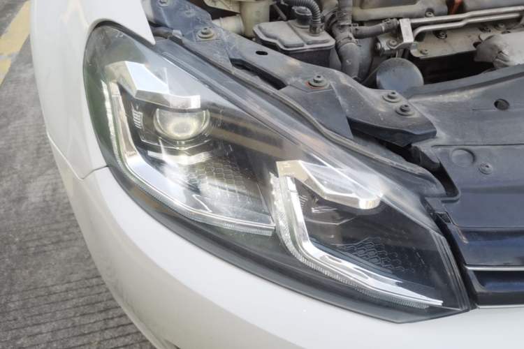 Used Volkswagen Golf 2012 1.4 TSI Automatic Comfort Edition Right Front Headlight