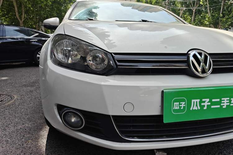 Used Volkswagen Golf 2012 1.6L Automatic Comfort Model Right Front Headlight