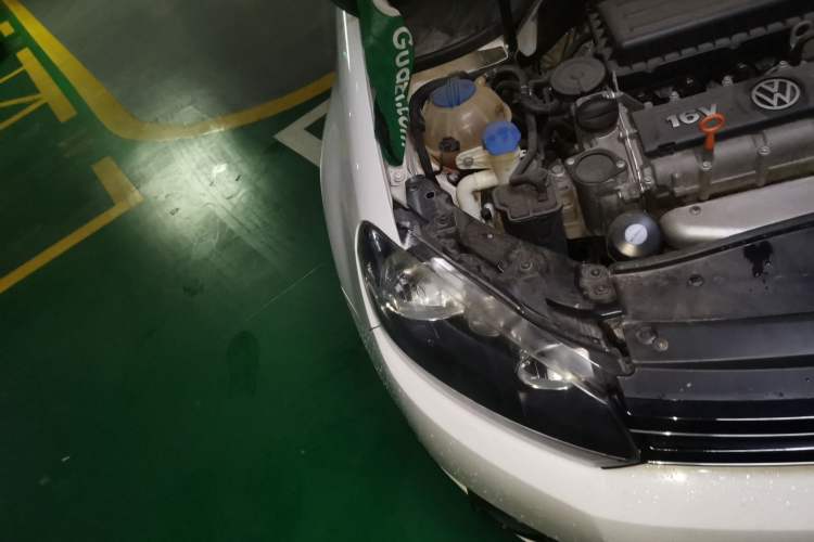Used Volkswagen Golf 2012 1.6L Automatic Comfort Model Right Front Headlight
