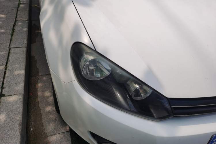 Used Volkswagen Golf 2012 1.6L Automatic Comfort Model Right Front Headlight