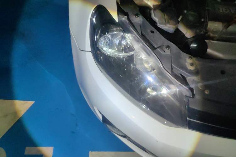 Used Volkswagen Golf 2012 1.6L Automatic Comfort Model Right Front Headlight