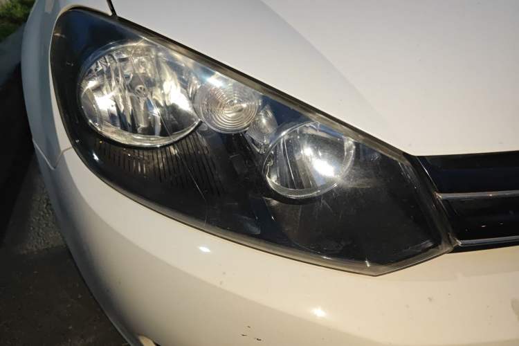 Used Volkswagen Golf 2012 1.6L Automatic Comfort Model Right Front Headlight