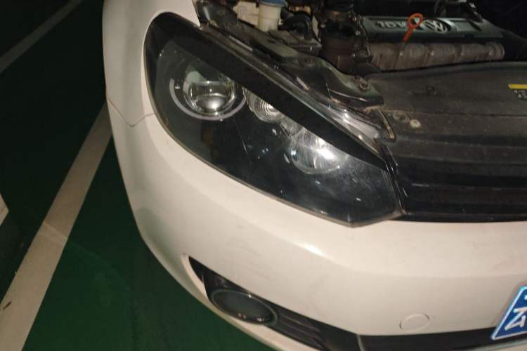 Used Volkswagen Golf 2012 1.6L Automatic Comfort Model Right Front Headlight