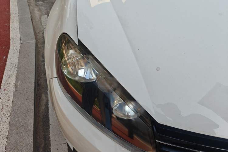 Used Volkswagen Golf 2012 1.6L Automatic Comfort Model Right Front Headlight