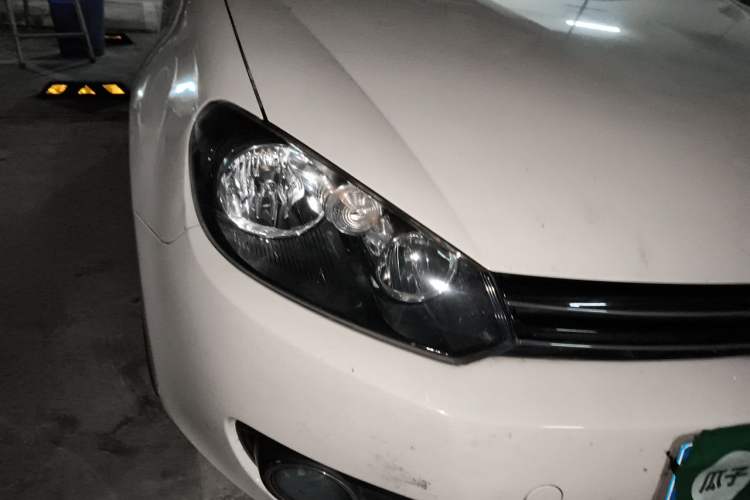 Used Volkswagen Golf 2012 1.6L Automatic Comfort Model Right Front Headlight