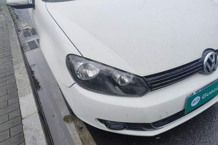 Used Volkswagen Golf 2012 1.6L Automatic Comfort Model Right Front Headlight