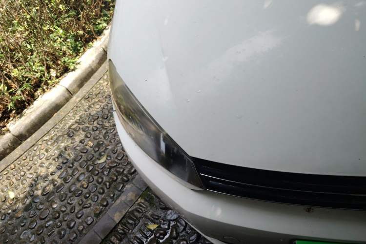Used Volkswagen Golf 2012 1.6L Automatic Comfort Model Right Front Headlight