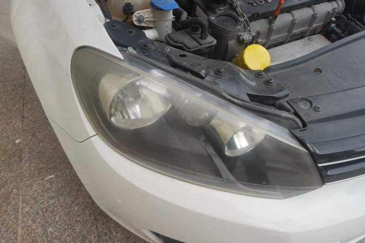 Used Volkswagen Golf 2012 1.6L Automatic Comfort Model Right Front Headlight
