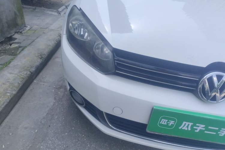 Used Volkswagen Golf 2012 1.6L Automatic Comfort Model Right Front Headlight