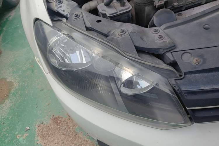 Used Volkswagen Golf 2012 1.6L Automatic Comfort Model Right Front Headlight