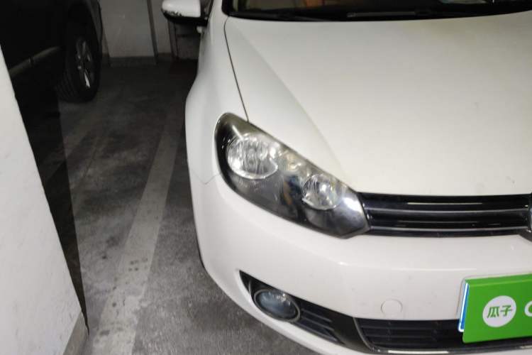 Used Volkswagen Golf 2012 1.6L Automatic Comfort Model Right Front Headlight