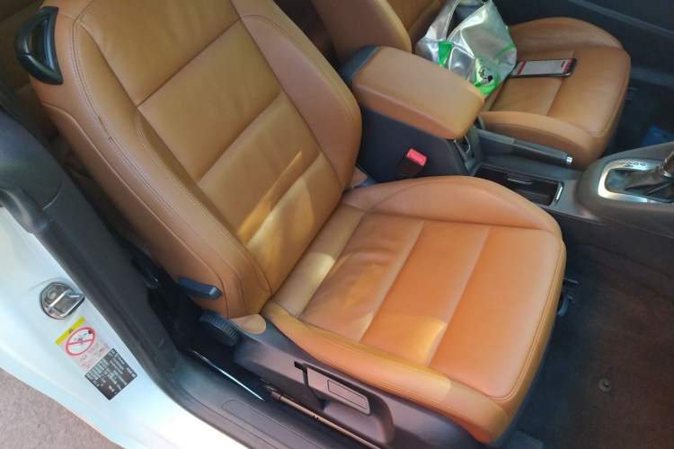 Used Volkswagen Golf 2012 1.4TSI Luxury Convertible Edition Right Front Seat