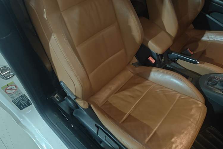 Used Volkswagen Golf 2012 1.4TSI Luxury Convertible Edition Right Front Seat