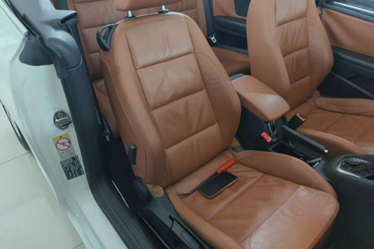 Used Volkswagen Golf 2012 1.4TSI Luxury Convertible Edition Right Front Seat