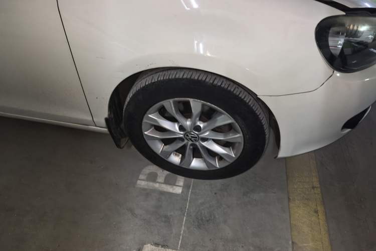 Used Volkswagen Golf 2012 1.4 TSI Automatic Comfort Edition Right Front Wheel Hub