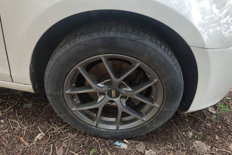 Used Volkswagen Golf 2012 1.4 TSI Manual Comfort Edition Right Front Wheel Hub