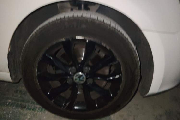 Used Volkswagen Golf 2012 1.4 TSI Automatic Comfort Edition Right Front Wheel Hub