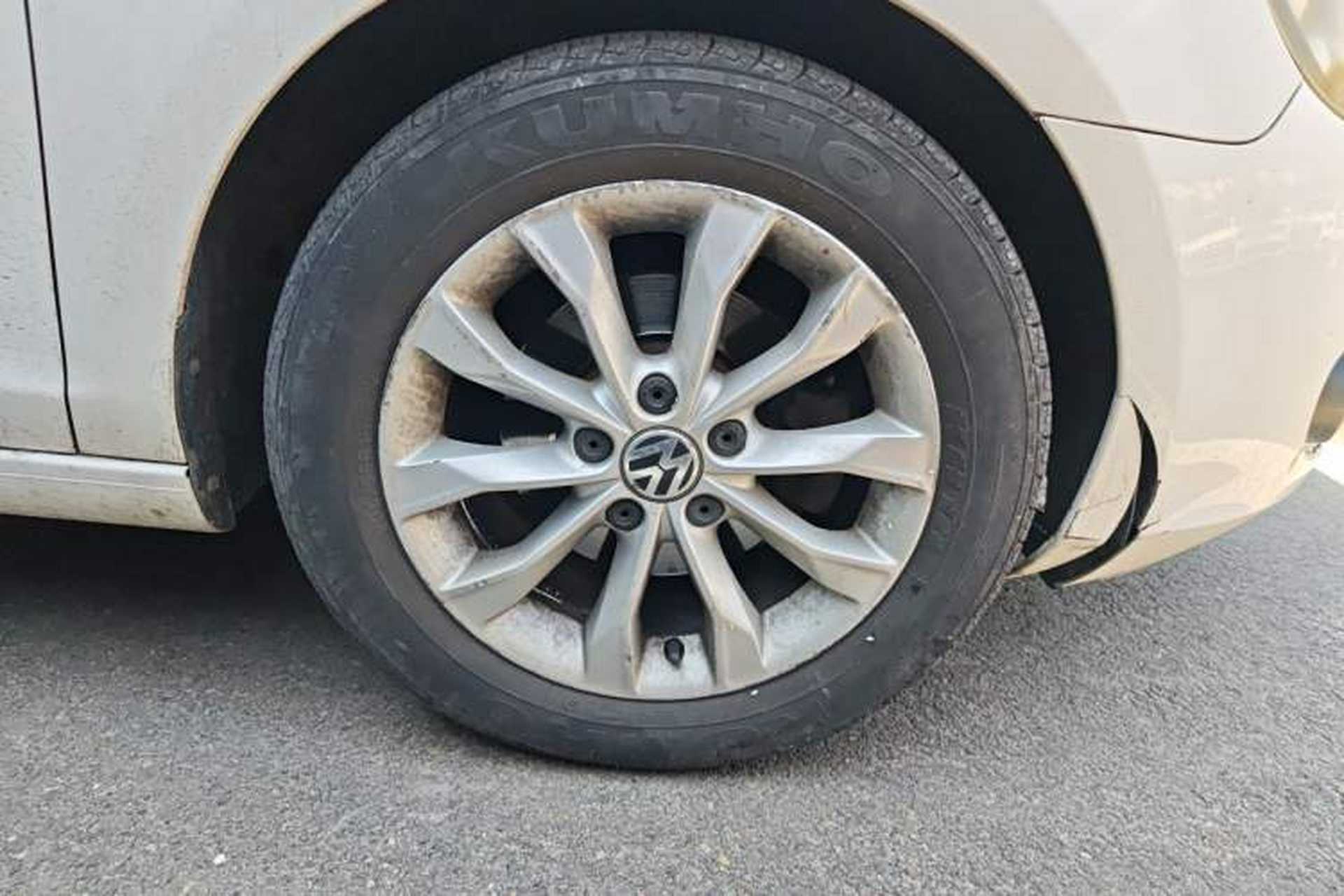 Used Volkswagen Golf 2012 1.6L Automatic Comfort Model Right Front Wheel Hub
