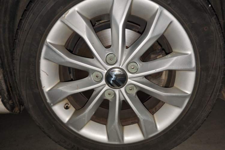 Used Volkswagen Golf 2012 1.6L Automatic Comfort Model Right Front Wheel Hub