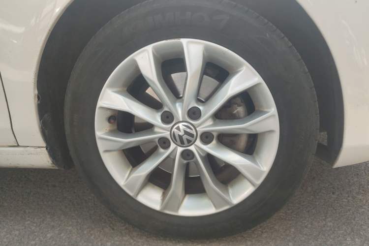 Used Volkswagen Golf 2012 1.4 TSI BlueMotion Edition Right Front Wheel Hub