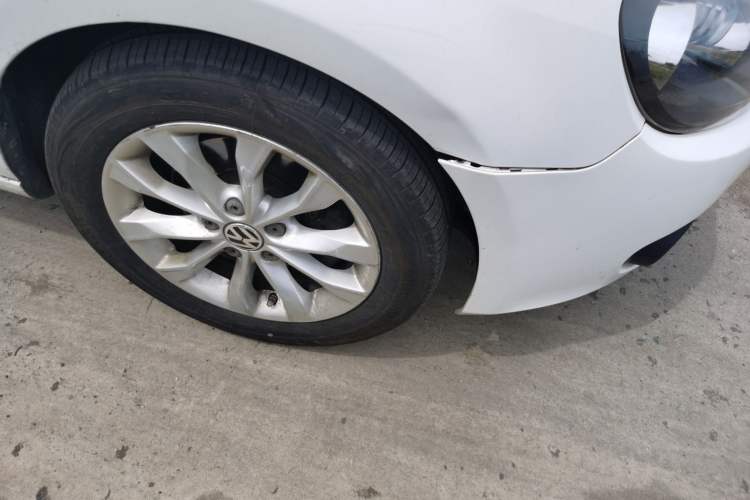 Used Volkswagen Golf 2012 1.4 TSI Automatic Comfort Edition Right Front Wheel Hub