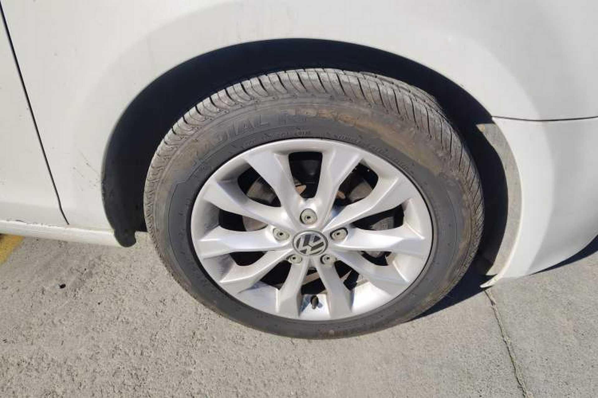Used Volkswagen Golf 2012 1.6L Automatic Comfort Model Right Front Wheel Hub