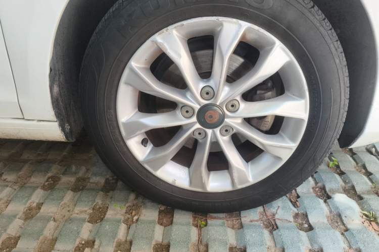Used Volkswagen Golf 2012 1.6L Automatic Comfort Model Right Front Wheel Hub