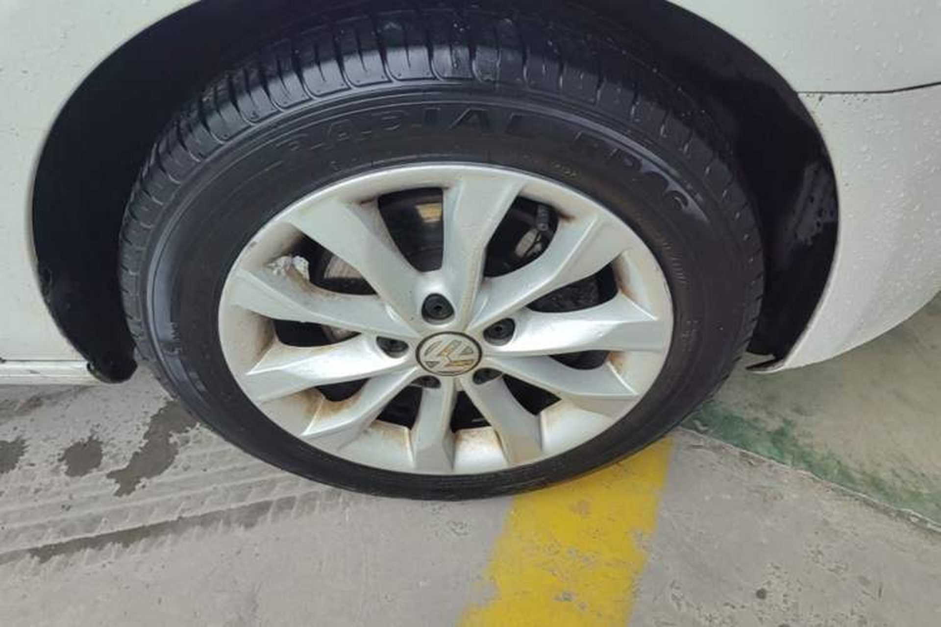 Used Volkswagen Golf 2012 1.4 TSI Automatic Comfort Edition Right Front Wheel Hub