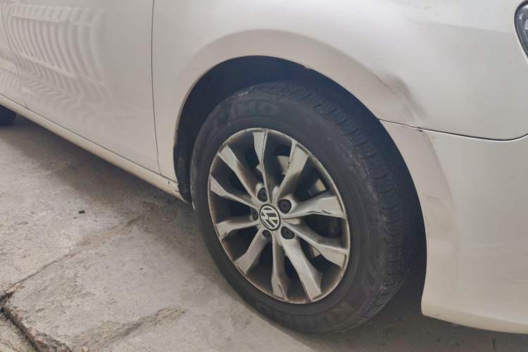 Used Volkswagen Golf 2012 1.6L Automatic Comfort Model Right Front Wheel Hub