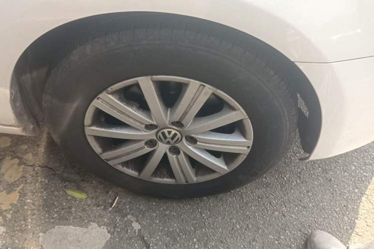Used Volkswagen Golf 2012 1.6L Automatic Fashion Model Right Front Wheel Hub