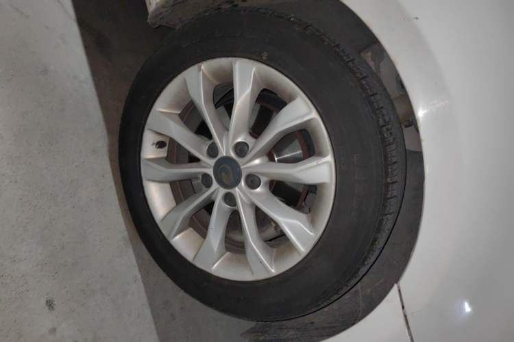 Used Volkswagen Golf 2012 1.4 TSI Automatic Comfort Edition Right Front Wheel Hub