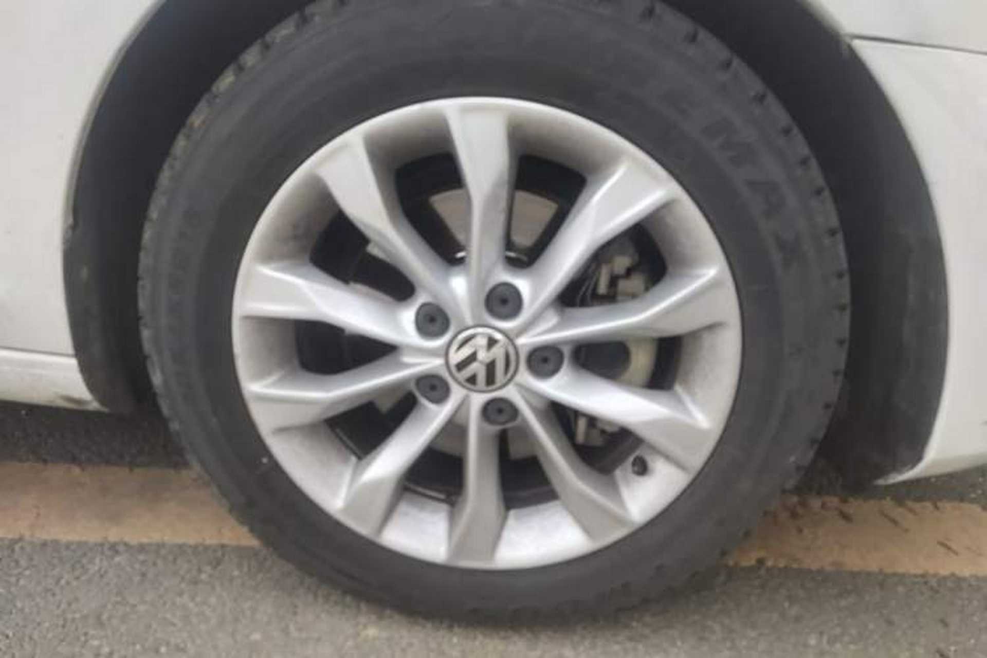 Used Volkswagen Golf 2012 1.4 TSI Automatic Comfort Edition Right Front Wheel Hub