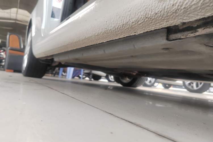 Used Volkswagen Golf 2012 1.4TSI Luxury Convertible Edition Right Side Sill