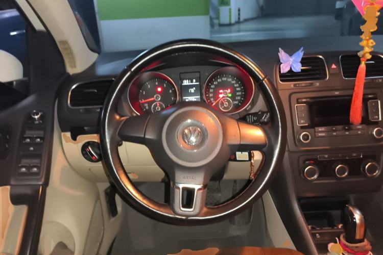 Used Volkswagen Golf 2012 1.6L Automatic Comfort Model Steering Wheel