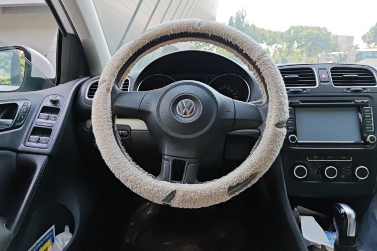 Used Volkswagen Golf 2012 1.6L Automatic Fashion Model Steering Wheel