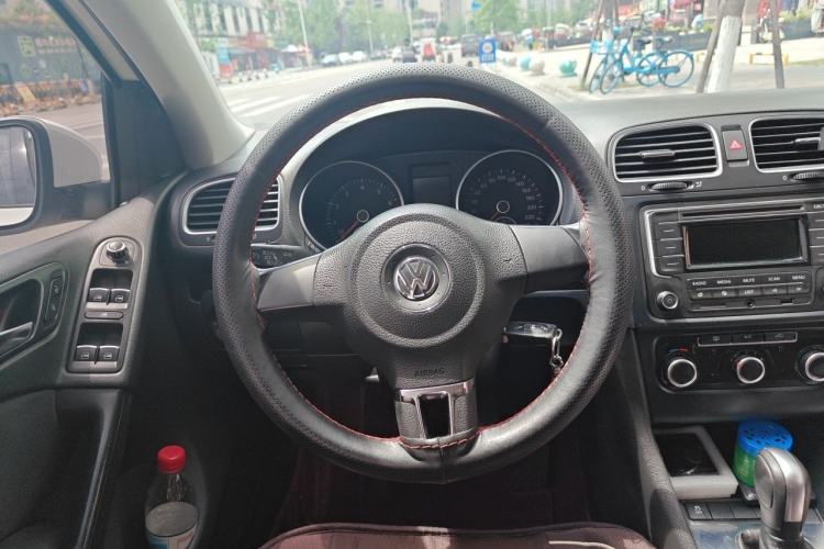 Used Volkswagen Golf 2012 1.6L Automatic Comfort Model Steering Wheel