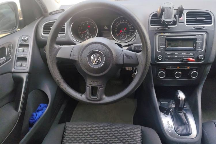 Used Volkswagen Golf 2012 1.6L Automatic Fashion Model Steering Wheel