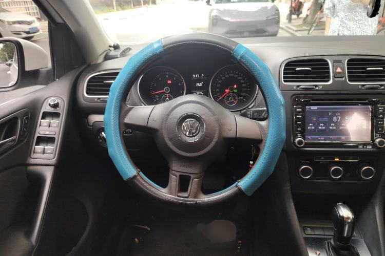 Used Volkswagen Golf 2012 1.6L Automatic Fashion Model Steering Wheel