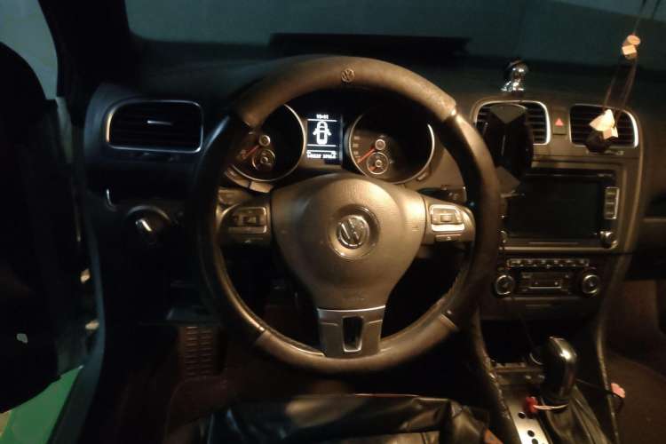 Used Volkswagen Golf 2012 1.4TSI Luxury Convertible Edition Steering Wheel