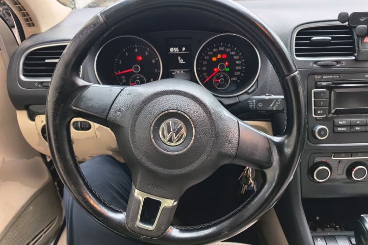 Used Volkswagen Golf 2012 1.6L Automatic Comfort Model Steering Wheel