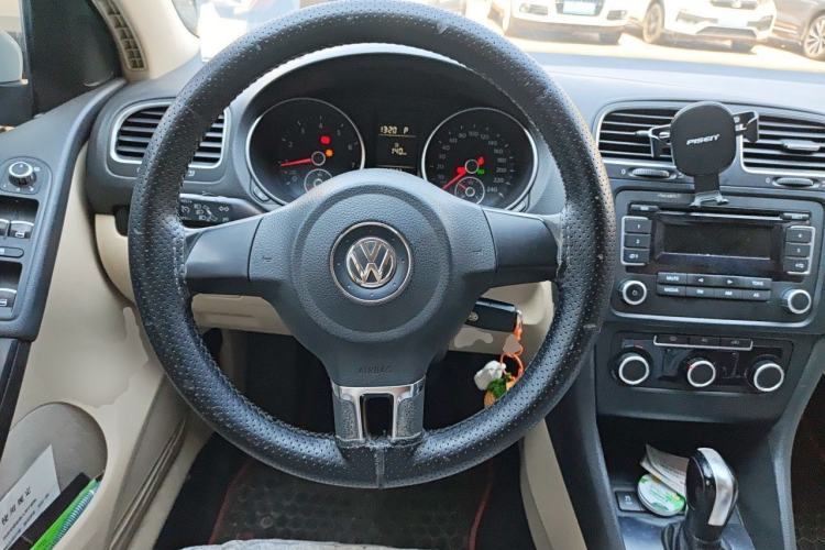 Used Volkswagen Golf 2012 1.6L Automatic Comfort Model Steering Wheel