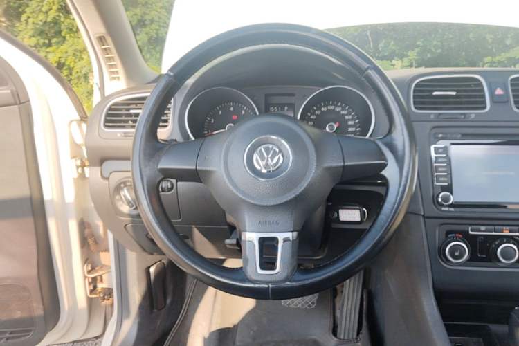 Used Volkswagen Golf 2012 1.6L Automatic Comfort Model Steering Wheel