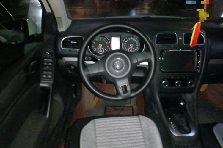 Used Volkswagen Golf 2012 1.6L Automatic Fashion Model Steering Wheel