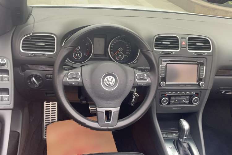 Used Volkswagen Golf 2012 1.4TSI Luxury Convertible Edition Steering Wheel