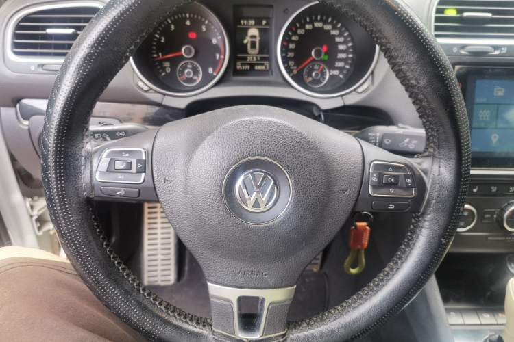 Used Volkswagen Golf 2012 1.4TSI Luxury Convertible Edition Steering Wheel
