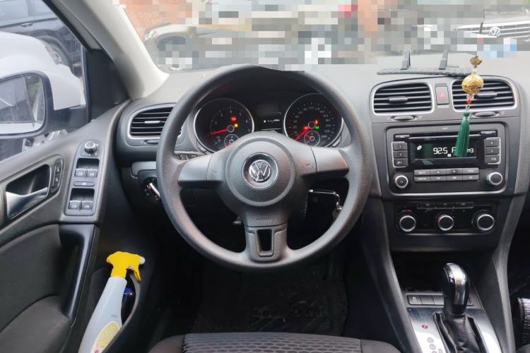 Used Volkswagen Golf 2012 1.6L Automatic Fashion Model Steering Wheel