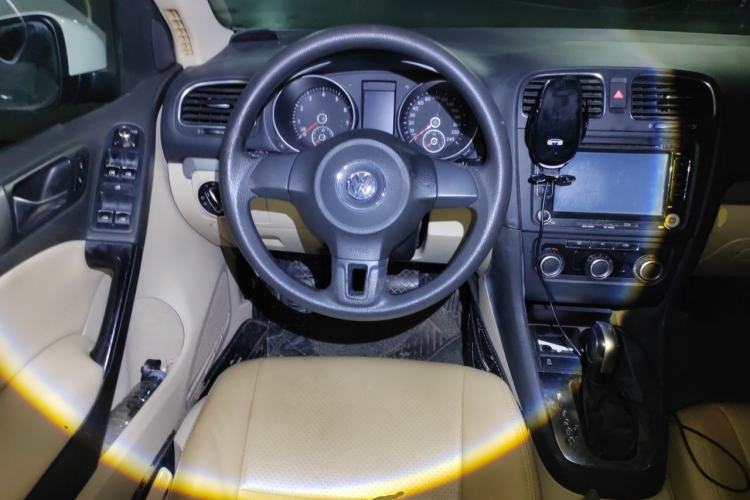 Used Volkswagen Golf 2012 1.6L Automatic Fashion Model Steering Wheel
