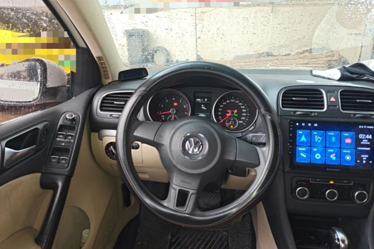 Used Volkswagen Golf 2012 1.6L Automatic Fashion Model Steering Wheel