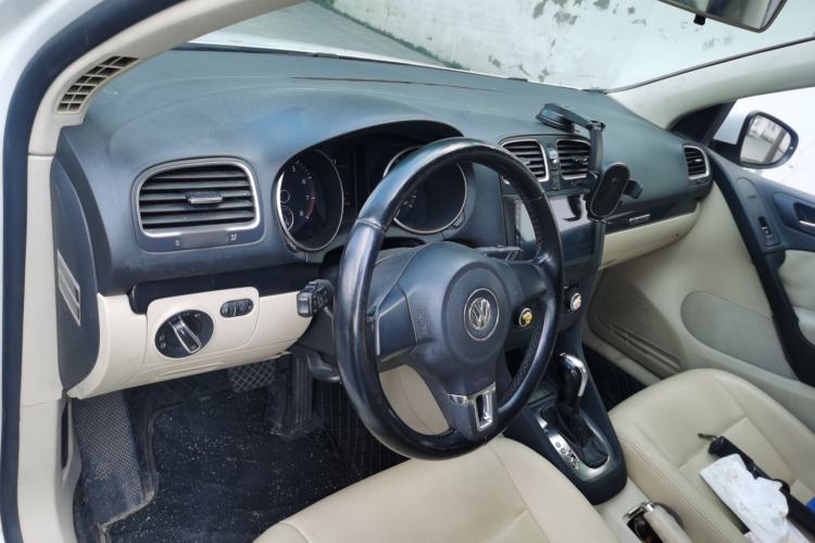 Used Volkswagen Golf 2012 1.6L Automatic Comfort Model Steering Wheel